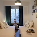 Stylish Flat, Steps To Apartment *