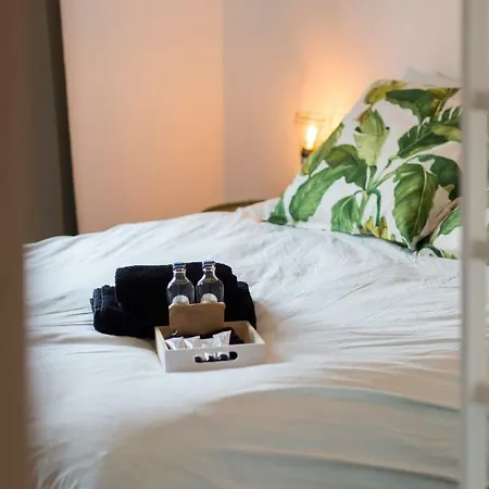 Stylish Flat I Walk To 아파트