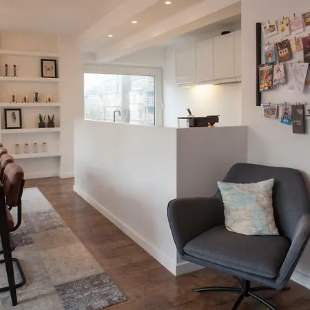 Stylish Central Flat, Steps To Beach Appartement