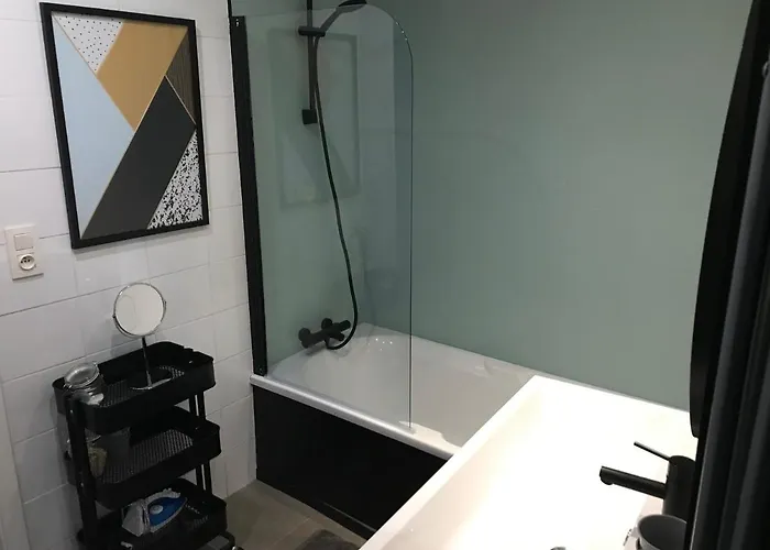 Appartement Stylish Central Flat, Steps To Beach *