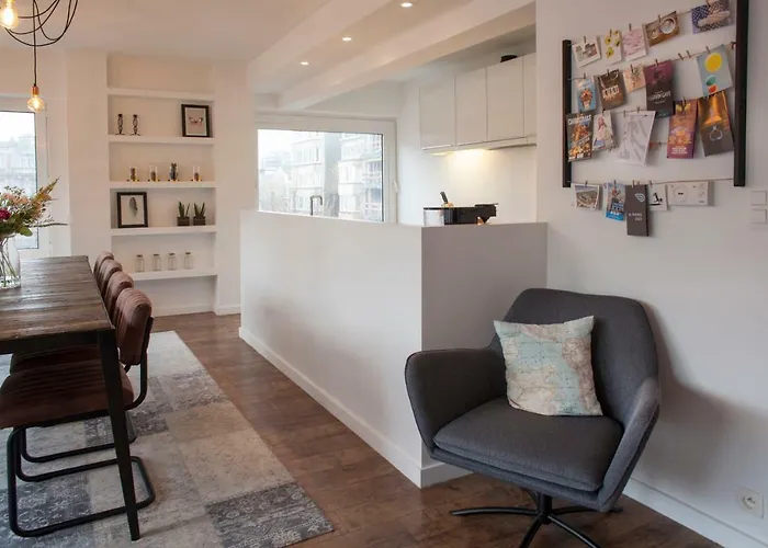 Stylish Central Flat, Steps To Beach Appartement